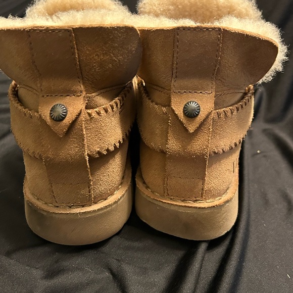 UGG Mckay Chestnut Boots - Picture 7 of 9